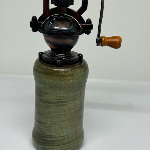 Vintage Style Manual coffee grinder - Picture 2 of 5